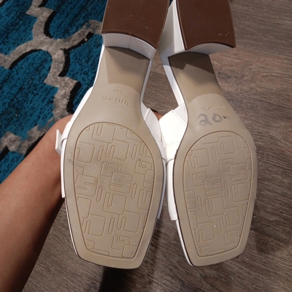 Unisa white Faux leather Chunky Heel sandals White size 11 M. New - Picture 4 of 5